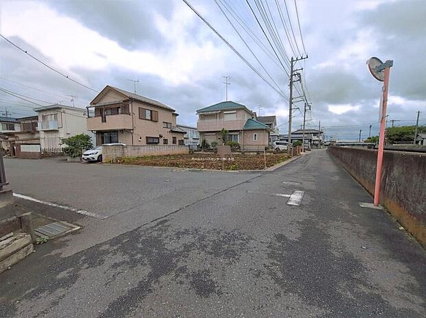 【前面道路含む現地写真】資料送付・ご見学即対応！ご不明点等、スタッフがしっかりと説明させていただきますので、いつでもお気軽にお問い合わせください♪