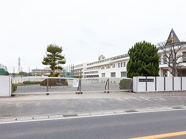松戸市立小金北中学校(約1,300m)