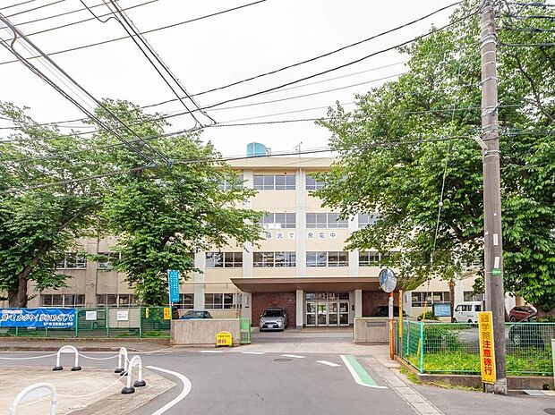 松戸市立松飛台小学校(約800m)