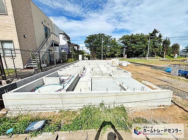 【現地外観写真】同世代が集まりやすく、ご家族同士の交流もしやすいコミュニティタウン♪分譲地にはお子様のいるご家庭も多く、見守りながら子育て出来る環境です◎