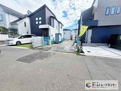 【前面道路含む現地写真】