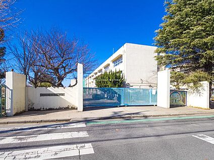 松戸根木内小学校 900m (徒歩12分)