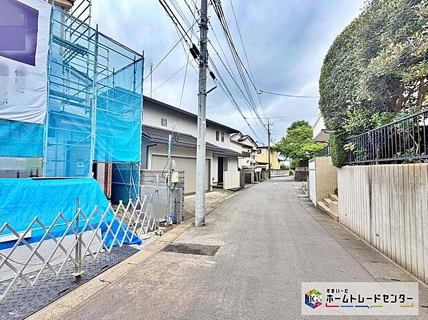 【前面道路含む現地写真】お子様をのびのび育てられる閑静な住宅地。京成松戸線「上本郷」駅徒歩7分！小学校やお買い物施設も身近に揃う、子育て世帯にも暮らしやすい住環境です。