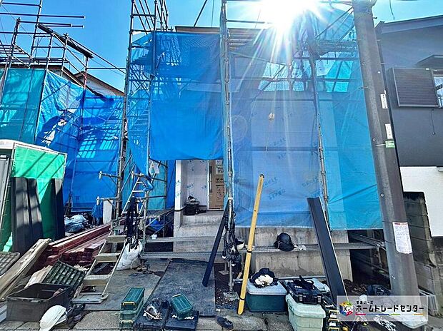 【現地外観写真】新築一戸建て 家族の笑い声が自然と生まれます!通風・採光を考慮し、細部までこだわった開放感溢れる家☆