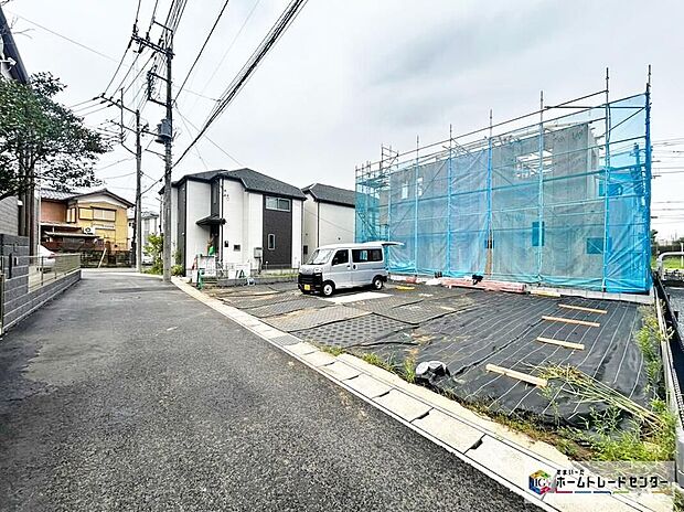 【前面道路含む現地写真】【C号棟】 WICやファミリークローク、納戸ルームなど暮らしを快適にする豊富な収納力!お部屋をスッキリと見栄え良くしてくれます。