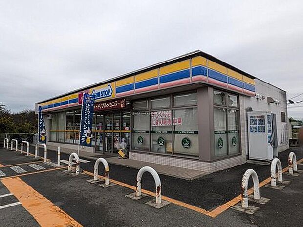 ミニストップ市川東高校前店(約605m)
