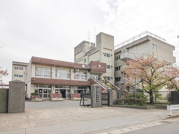 松戸市立旭町中学校(約1,300m)
