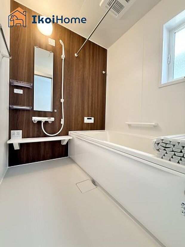 【風呂】●年中無休:当日予約可●浴槽は広く足を伸ばして入ることができます。