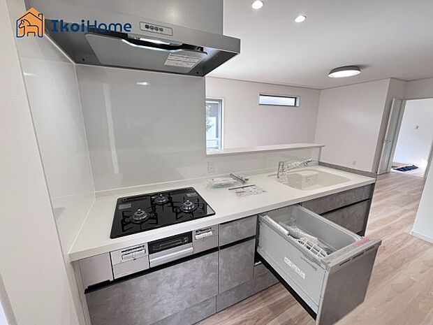 【食洗器】食洗器があることで食事後の面倒な作業も楽ちんになります。