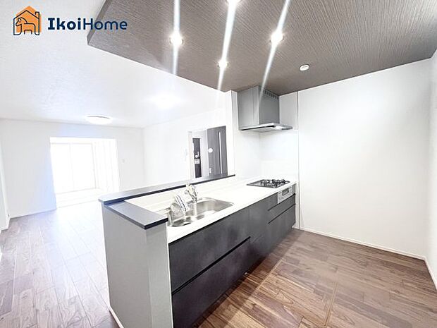 【キッチン】【ホームページに現地動画掲載中】●年中無休：当日予約可●キッチン同色のカップボードご依頼も承ります