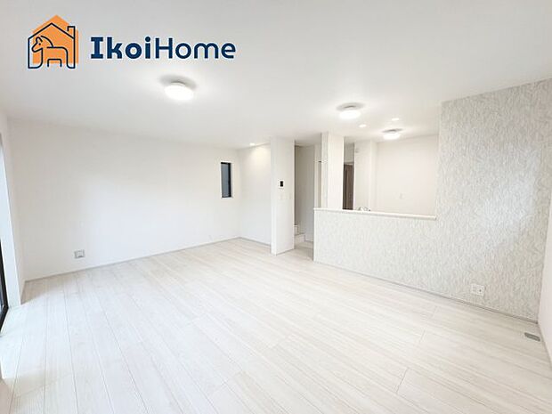 【居間・リビング】【ホームページに現地動画掲載中】●年中無休：当日予約可●LDK17.5帖です。カウンターキッチン！