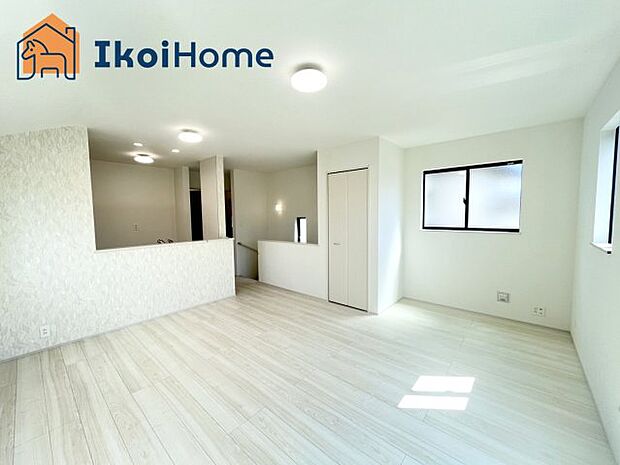 【居間・リビング】【ホームページに現地動画掲載中】●年中無休:当日予約可●広々とした開放感のある15.6帖のLDK!