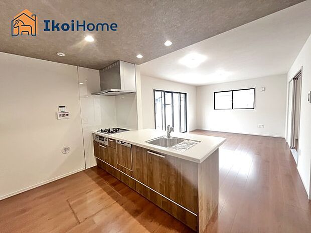 【食洗器】食洗器があることで食事後の面倒な作業も楽ちんになります。