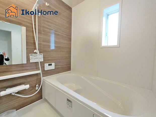 【お風呂】施工例◆一般的な畳2枚分の浴室の広さになっています。お子様と一緒に入っても狭くありません。