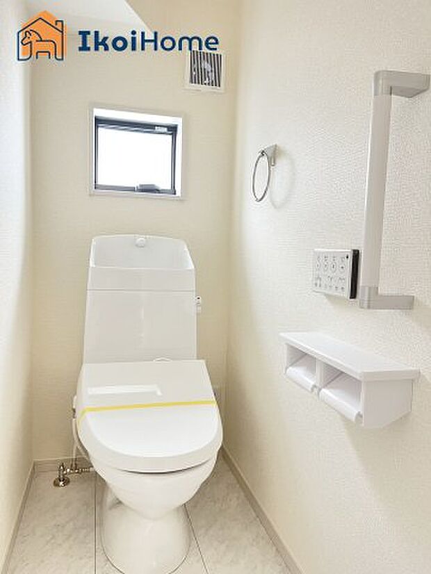 【トイレ】■施工例■トイレには温水洗浄便座機能付きで、冬も便座が冷たくないので腰冷えを避けられます。