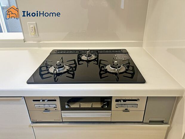 【コンロ】ガスコンロは高火力での調理も可能で、調理器具を選ばなくてもいいので便利です。