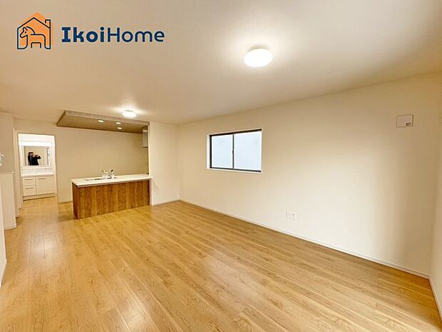 【居間・リビング】【ホームページに現地動画掲載中】●年中無休:当日予約可●LDK19.2帖になります。2面採光!