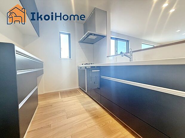 【キッチン】◆同社施工例◆年中無休:当日予約可●シンクは傷や汚れが付きにくく音を大幅に軽減する静音仕様