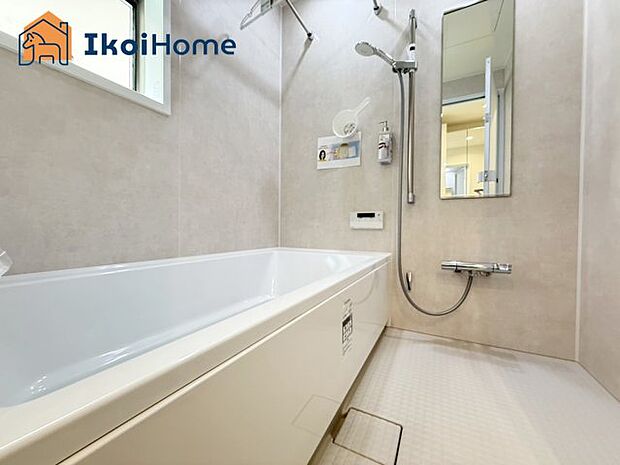 【風呂】◆同社施工例◆年中無休:当日予約可●浴槽は広く足を伸ばして入ることができます。