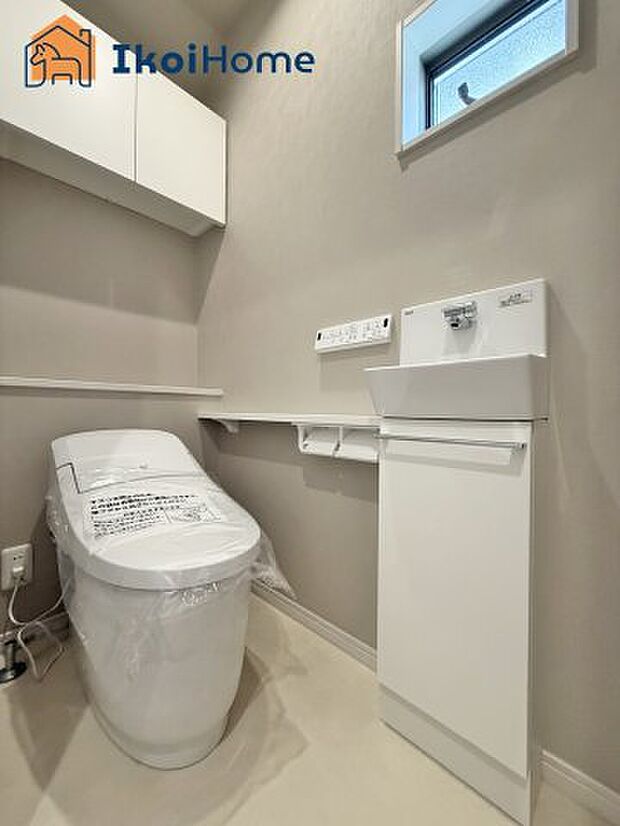 【トイレ】●施工例●トイレには温水洗浄便座機能付きで、冬も便座が冷たくないので腰冷えを避けられます。