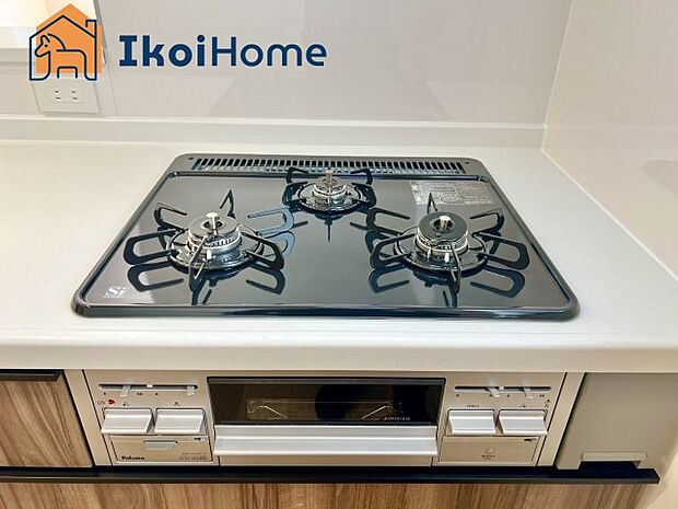 【コンロ】ガスコンロは高火力での調理も可能で、調理器具を選ばなくてもいいので便利です。