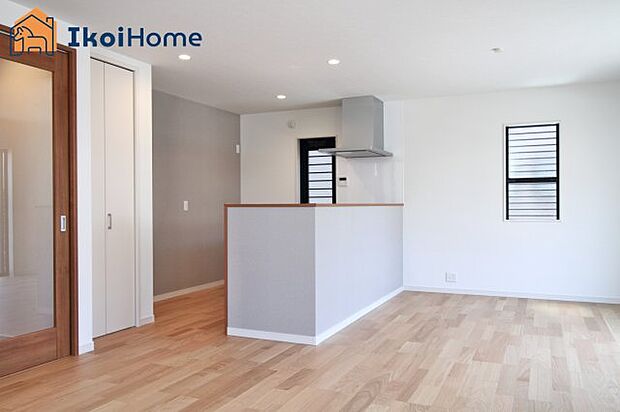 【風呂】●年中無休：当日予約可●LDKは3面採光ですので陽当り・通風良好です。