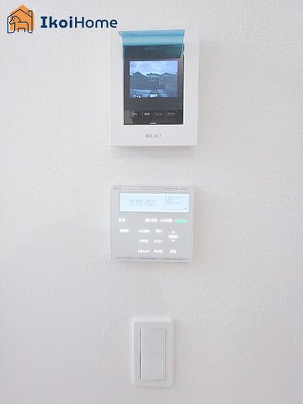 【モニターホン】来客があった時にも画面越しに顔を確認できるほか、録画機能も付いているので安心です。