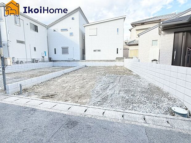 【外観】前面道路4.1m!交通量が少ないので静かです。小さなお子様がいるご家庭はご安心できると思います。