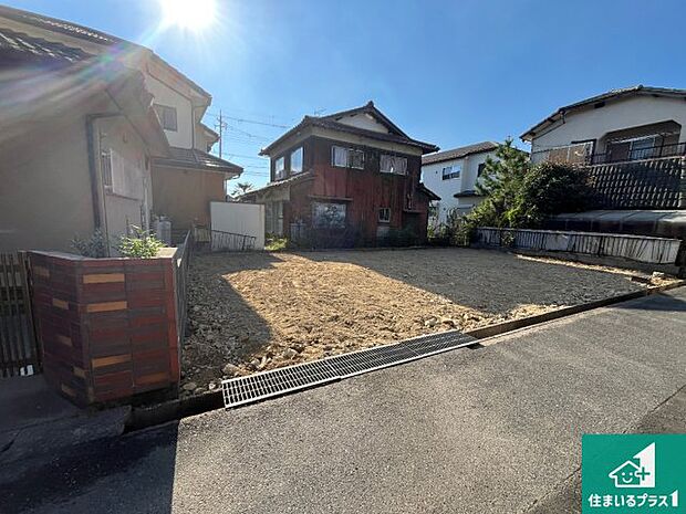 周辺は落ち着いた街並みの住宅地！子育てがしやすい住環境です！まだ未完成ですが、現地でしかわからない事もございます。是非一度ご覧ください。
