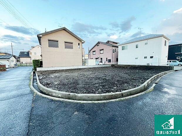【外観】周辺は落ち着いた街並みの住宅地！子育てがしやすい住環境です！まだ未完成ですが、現地でしかわからない事もございます。是非一度ご覧ください。