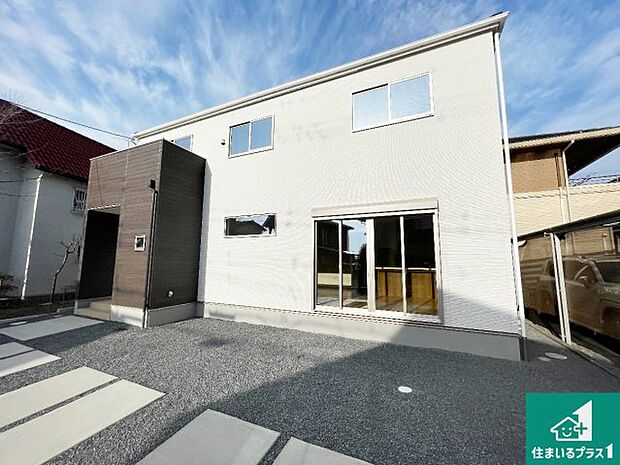 【外観】安心の10年保証！外観を美しく保ち、雨水で汚れを落とします！気になることがありましたら、お気軽にお問い合わせください！