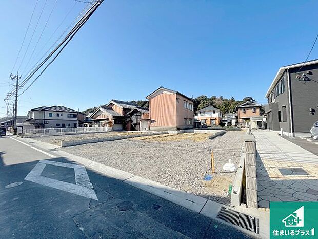 【外観】周辺は落ち着いた街並みの住宅地！子育てがしやすい住環境です！まだ未完成ですが、現地でしかわからない事もございます。是非一度ご覧ください。