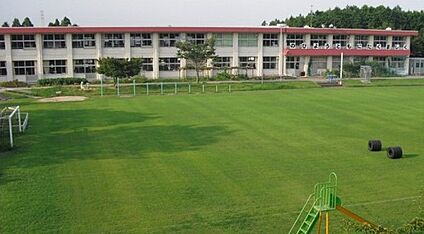 亀山市立亀山南小学校 徒歩600m