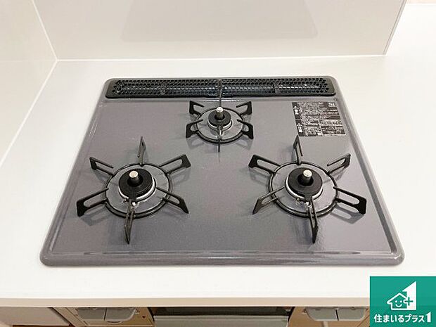【コンロ】ダブル高火力Ｓｉセンサー付きコンロ！３口あるので、まとめて料理をする時も大活躍！