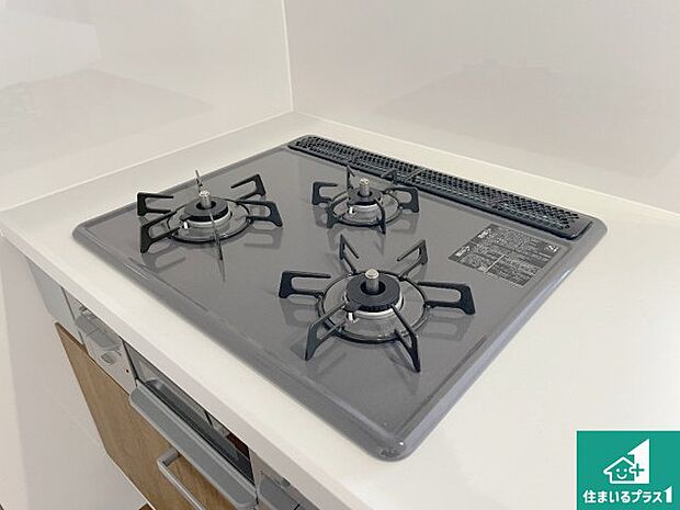 【コンロ】ダブル高火力Siセンサー付きコンロ!3口あるので、まとめて料理をする時も大活躍!