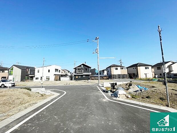 【外観】現在建築中！落ち着いた街並みで新生活を始めることが出来そう！周辺の物件も併せてご紹介させて頂きます！