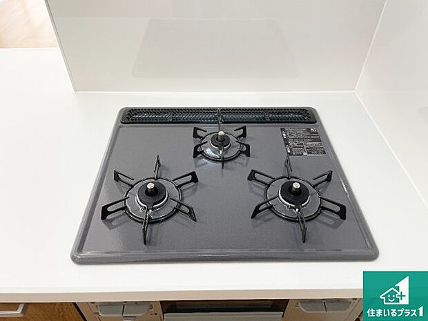 【コンロ】ダブル高火力Ｓｉセンサー付きコンロ！３口あるので、まとめて料理をする時も大活躍！