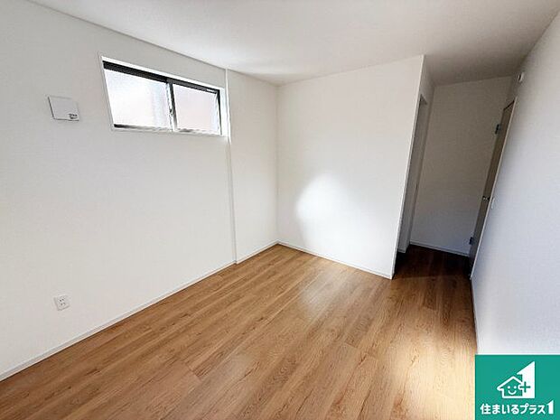 【洋室】収納スペースが充実しているので子供の成長に合わせてたくさん収納ができます!家族構成に合わせた様々な活用ができる収納!