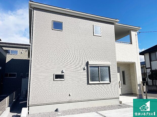 【外観】安心の10年保証!外観を美しく保ち、雨水で汚れを落とします!気になることがありましたら、お気軽にお問い合わせください!