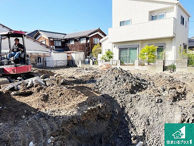 【外観】周辺は落ち着いた街並みの住宅地!子育てがしやすい住環境です!まだ未完成ですが、現地でしかわからない事もございます。是非一度ご覧ください。