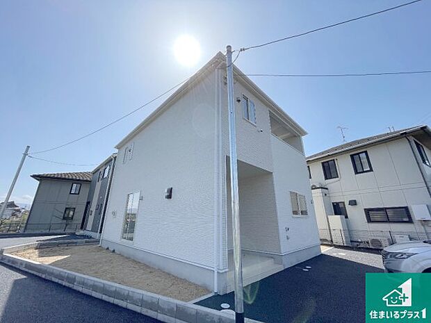【外観】安心の10年保証!外観を美しく保ち、雨水で汚れを落とします!気になることがありましたら、お気軽にお問い合わせください!
