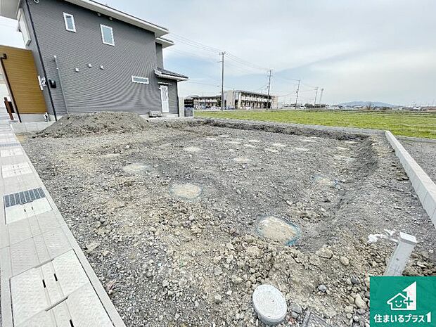 【外観】現在建築中!落ち着いた街並みで新生活を始めることが出来そう!周辺の物件も併せてご紹介させて頂きます!