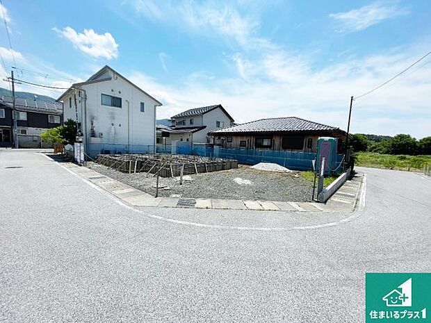 【外観】現在建築中!落ち着いた街並みで新生活を始めることが出来そう!周辺の物件も併せてご紹介させて頂きます!