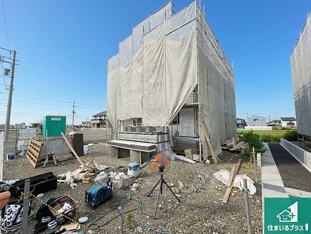 【外観】現在建築中！落ち着いた街並みで新生活を始めることが出来そう！周辺の物件も併せてご紹介させて頂きます！