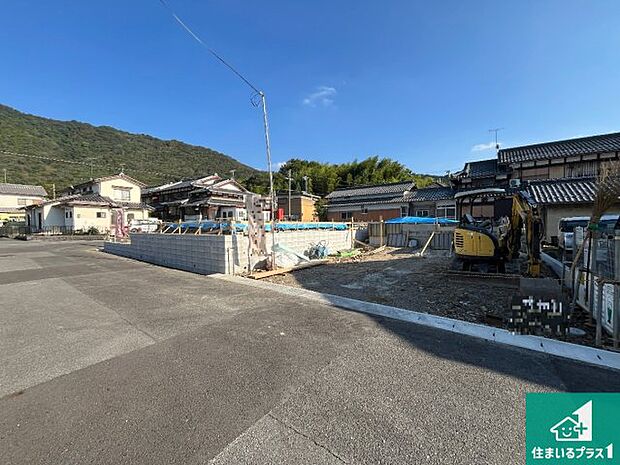 【外観】現在建築中！落ち着いた街並みで新生活を始めることが出来そう！周辺の物件も併せてご紹介させて頂きます！