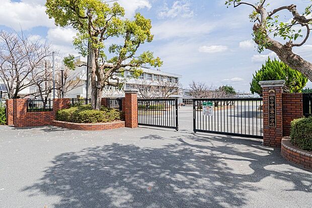 枚方市立第一中学校(約1,300m)