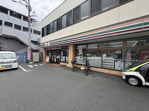 セブンイレブン（約149m）