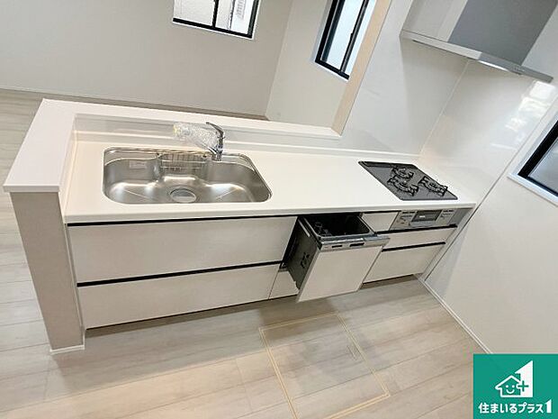 子供を見守りながらお料理が出来るため家族のコミュニケーションか増えます♪スペースが広く確保されている為お子様が大きくなったときは一緒に料理を楽しめます♪