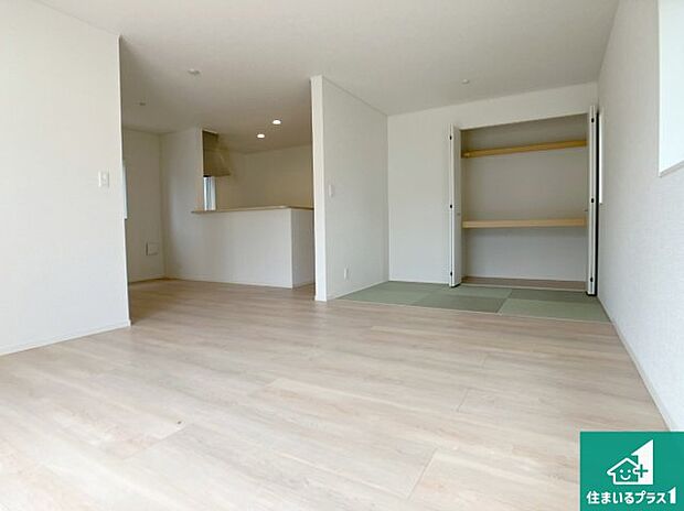 子供を見守りながらお料理が出来るため家族のコミュニケーションか増えます♪スペースが広く確保されている為お子様が大きくなったときは一緒に料理を楽しめます♪