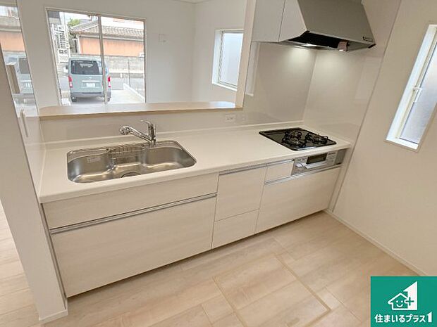 子供を見守りながらお料理が出来るため家族のコミュニケーションか増えます♪スペースが広く確保されている為お子様が大きくなったときは一緒に料理を楽しめます♪